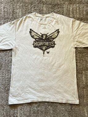 Charlotte Hornets Graphic Tee